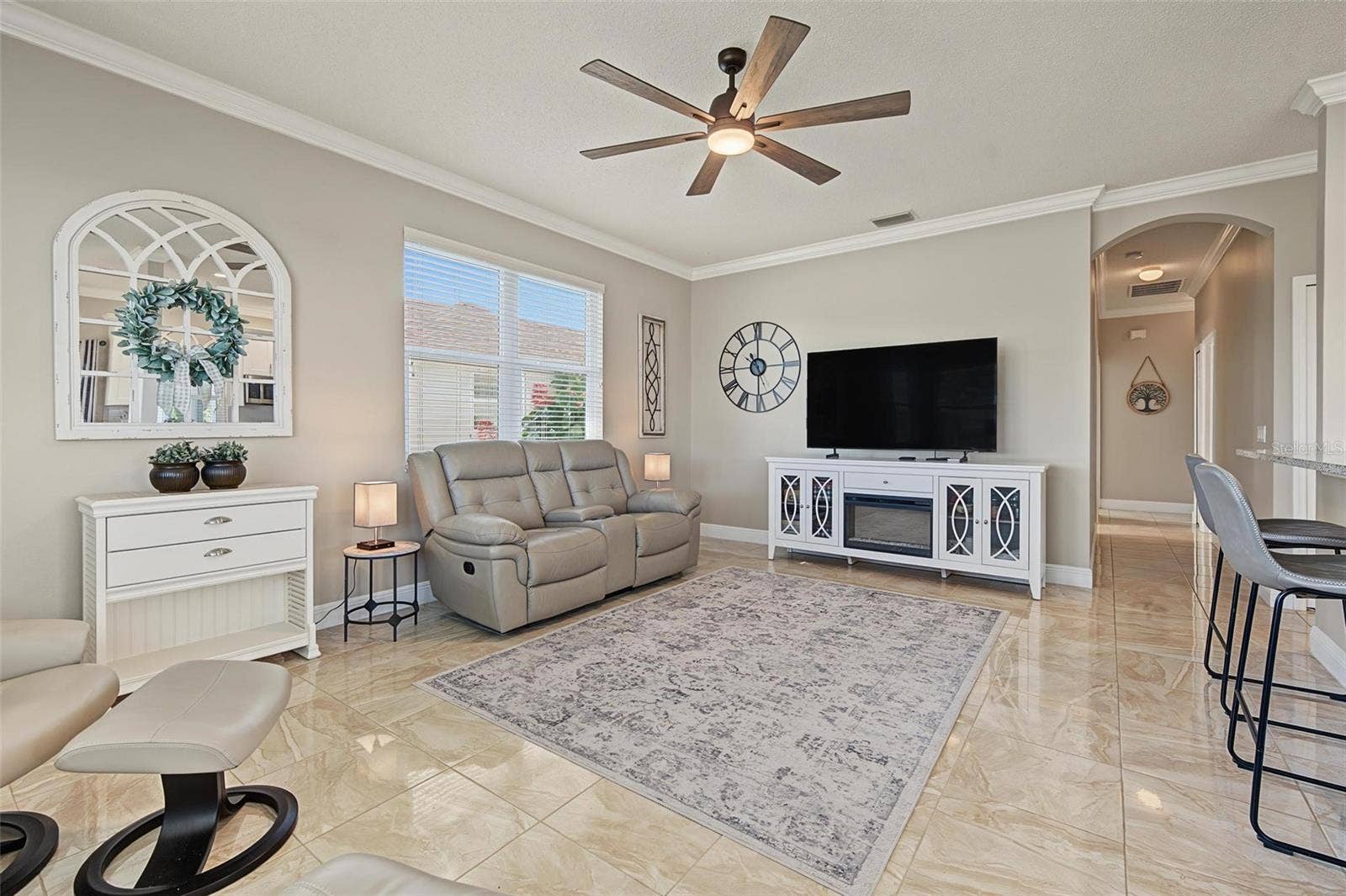 1929 WESTERHAM LOOP, Trinity, FL 34655 Family room with crown and toe molding