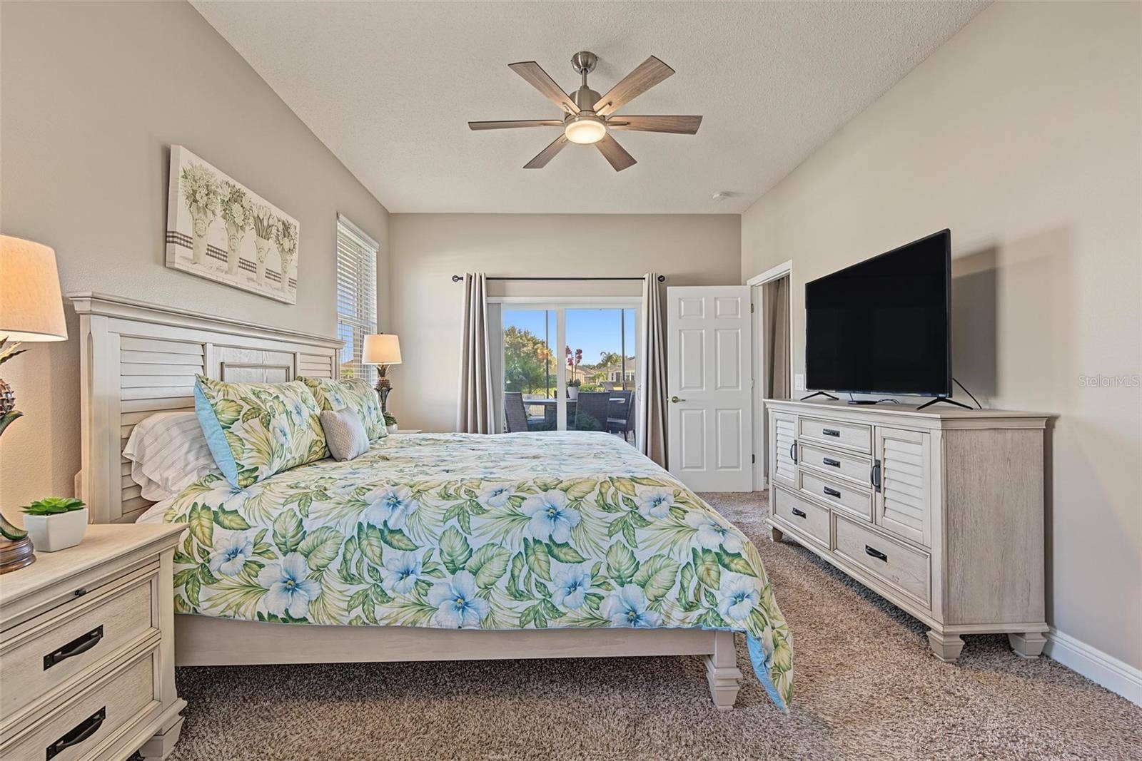 1929 WESTERHAM LOOP, Trinity, FL 34655 Master provides direct access to the lanai