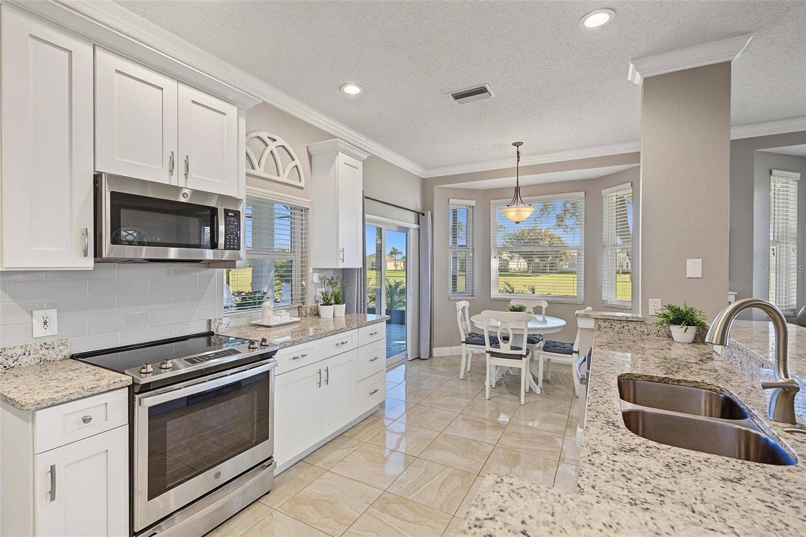 1929 WESTERHAM LOOP, Trinity, FL 34655 All stainless, upgraded appliances