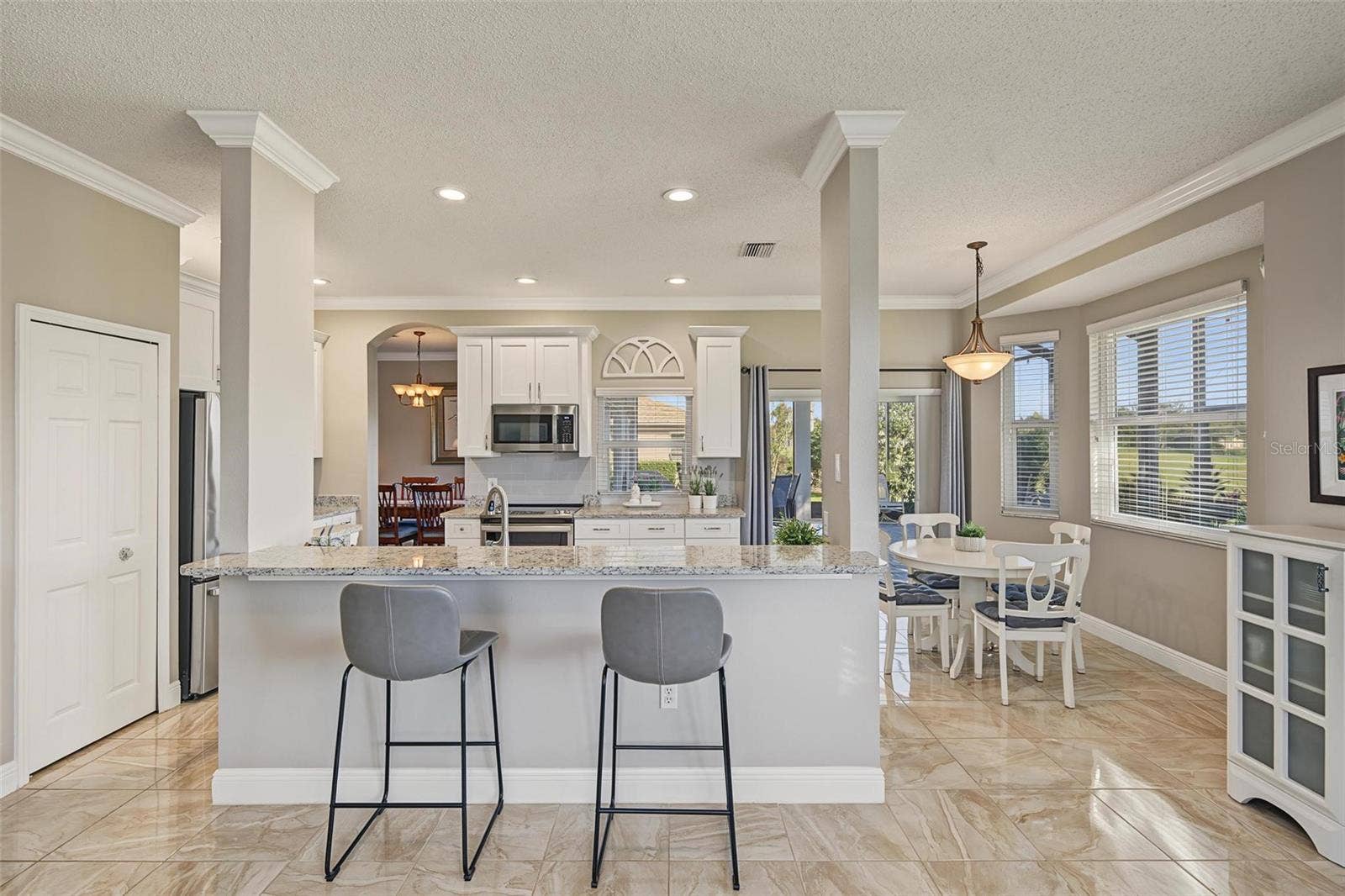 1929 WESTERHAM LOOP, Trinity, FL 34655 Convenient breakfast bar seating