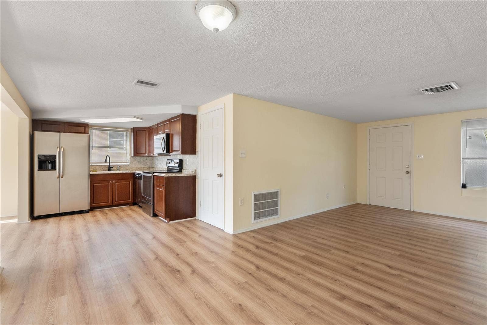9020 HUNT CLUB LANE, Port Richey, FL 34668