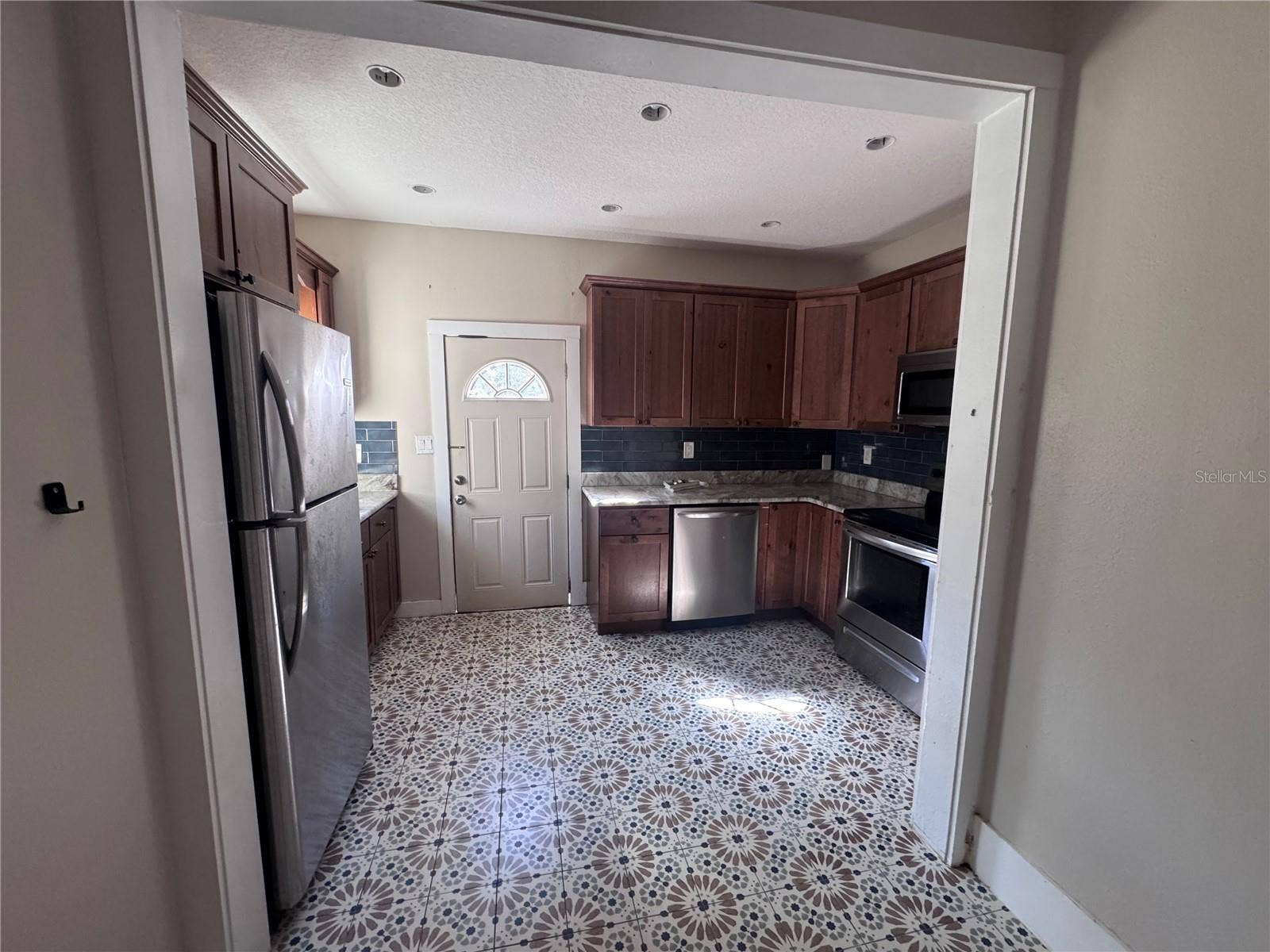 39 WEST PARK STREET, Tarpon Springs, FL 34689 39 WEST PARK STREET, Tarpon Springs, FL 34689