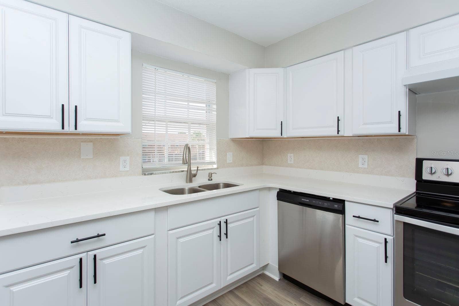 1920 E EDGEWOOD DRIVE, #B2, Lakeland, FL 33803 1920 E EDGEWOOD DRIVE, #B2, Lakeland, FL 33803