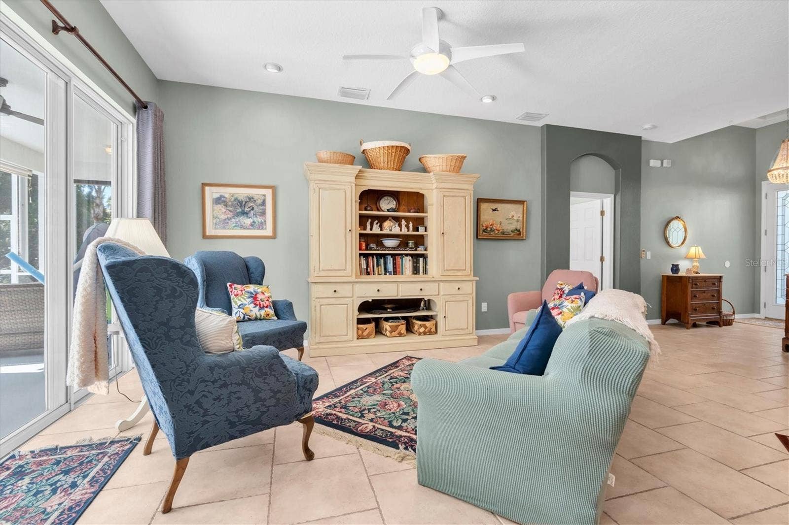 6156 JAPONICA COURT, New Port Richey, FL 34655 Living Room