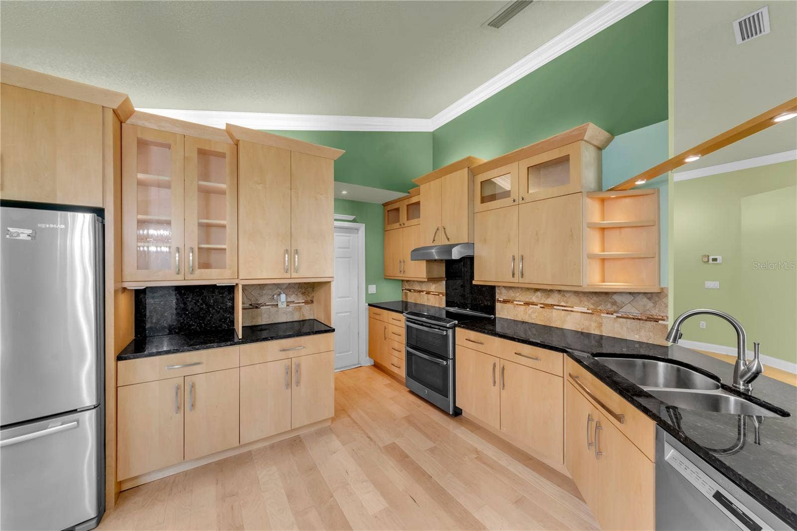 761 LIGHTHOUSE DRIVE, Tarpon Springs, FL 34689 761 LIGHTHOUSE DRIVE, Tarpon Springs, FL 34689