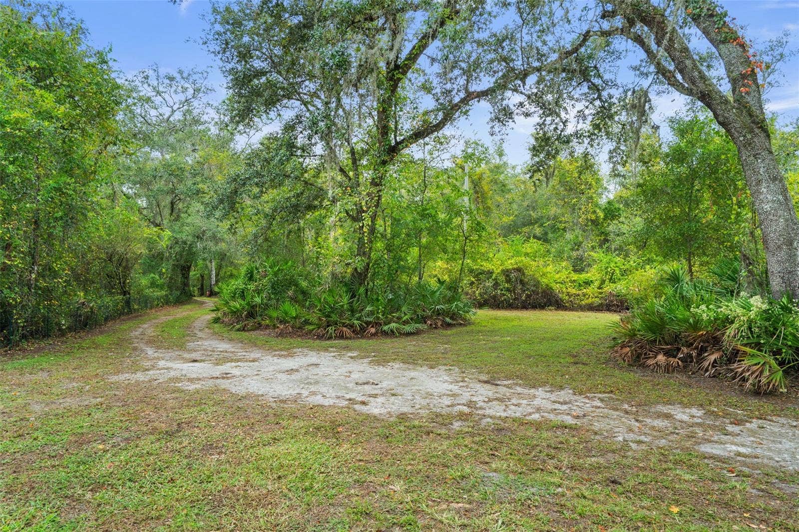 5642 CYRIL DRIVE, Dade City, FL 33523
