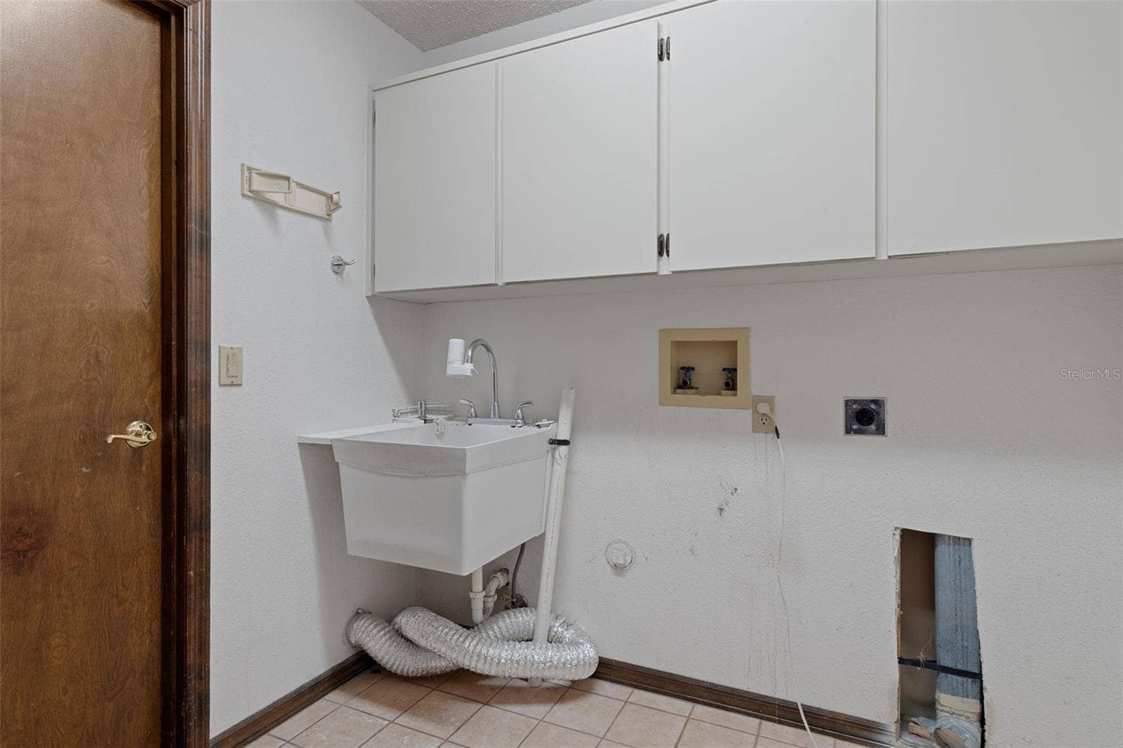 6341 INDIAN ROCK COURT, Spring Hill, FL 34606 6341 INDIAN ROCK COURT, Spring Hill, FL 34606
