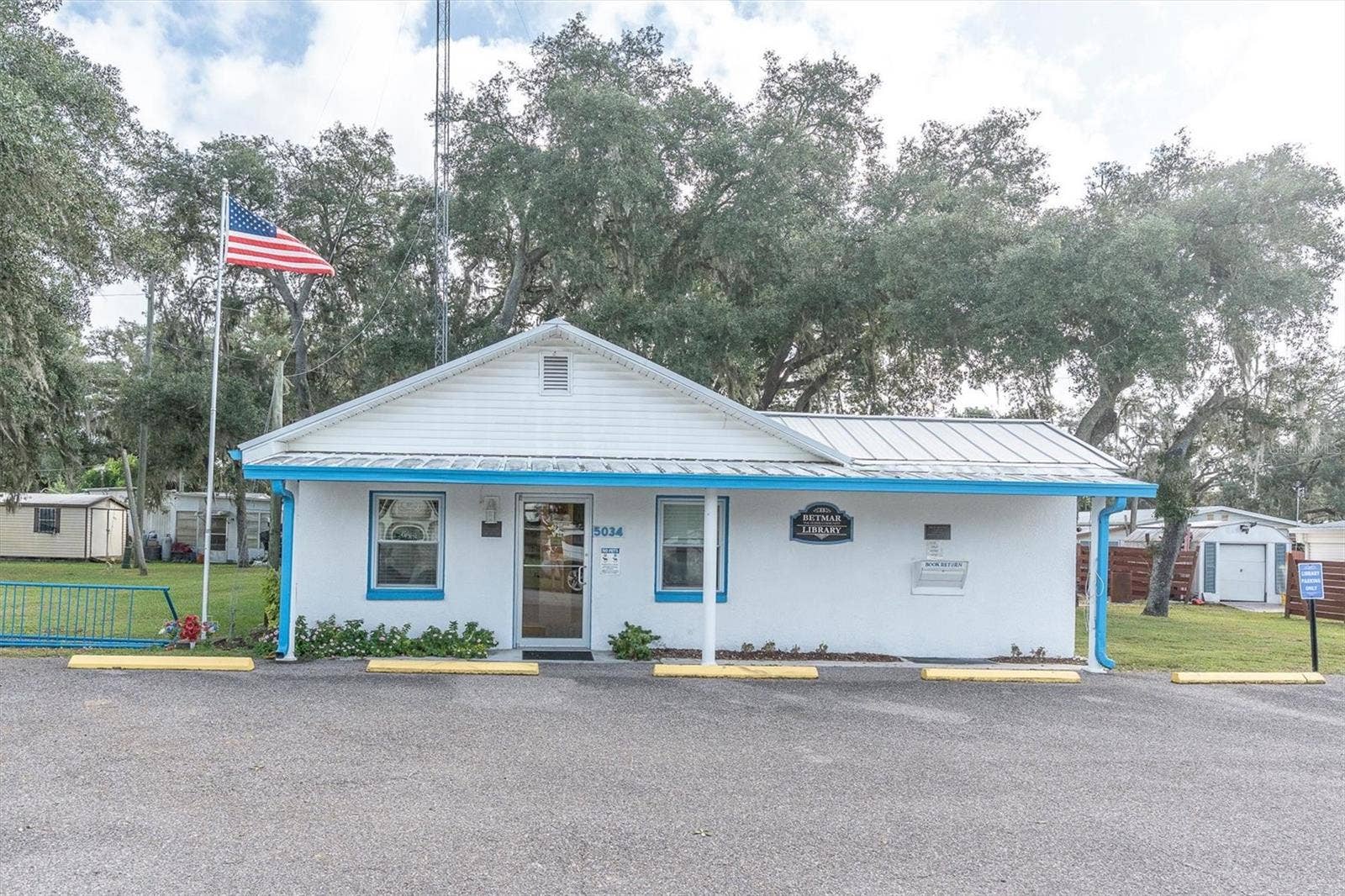 37324 LOIS AVENUE, Zephyrhills, FL 33542