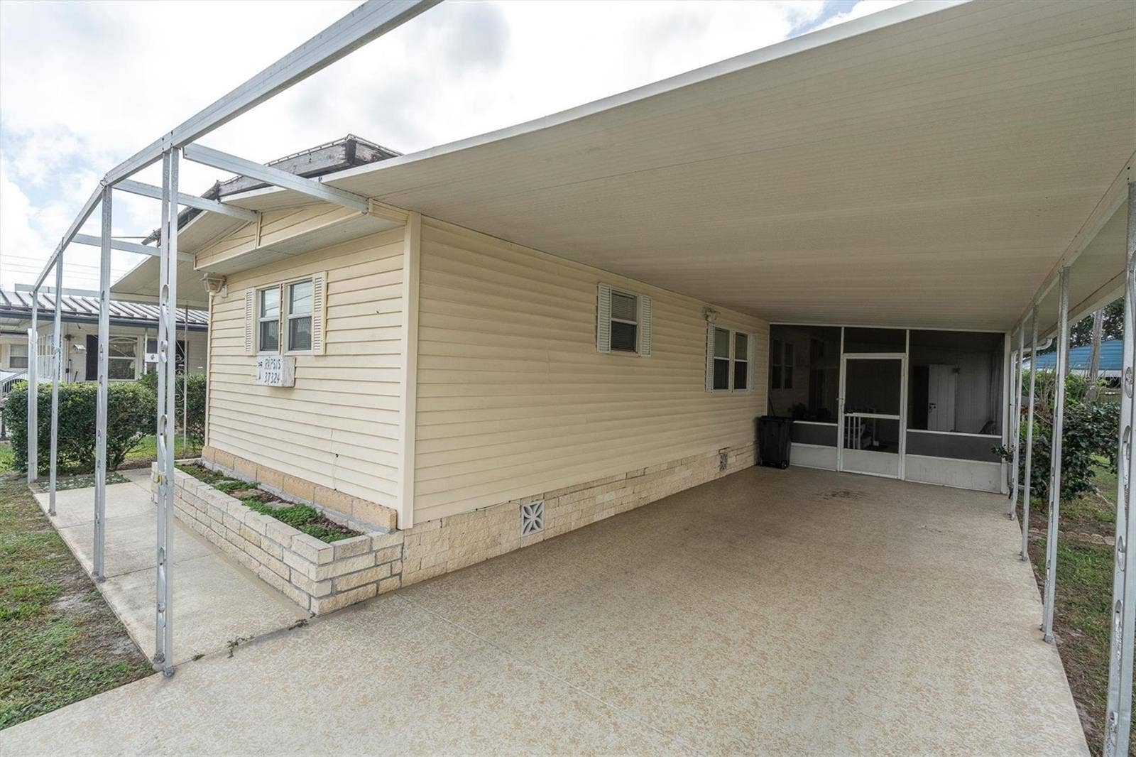 37324 LOIS AVENUE, Zephyrhills, FL 33542