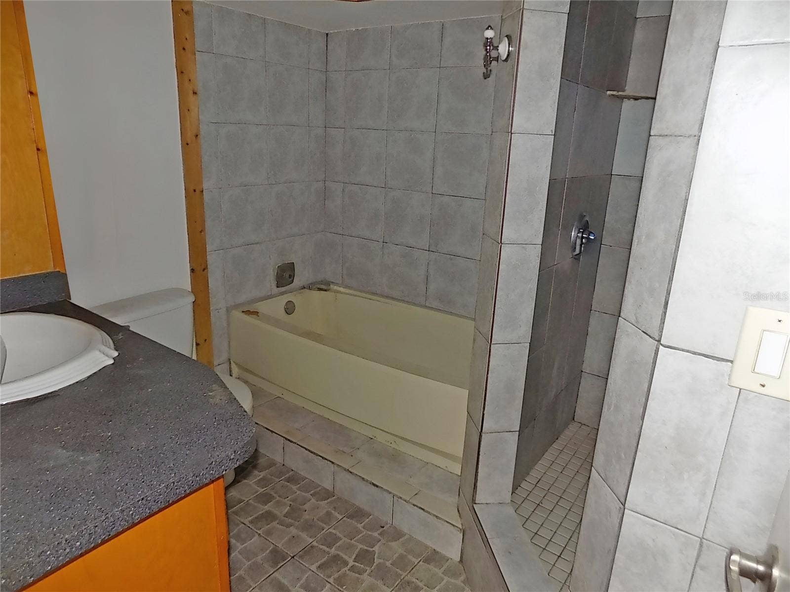 6134 PINEHURST DRIVE, Spring Hill, FL 34606 6134 PINEHURST DRIVE, Spring Hill, FL 34606