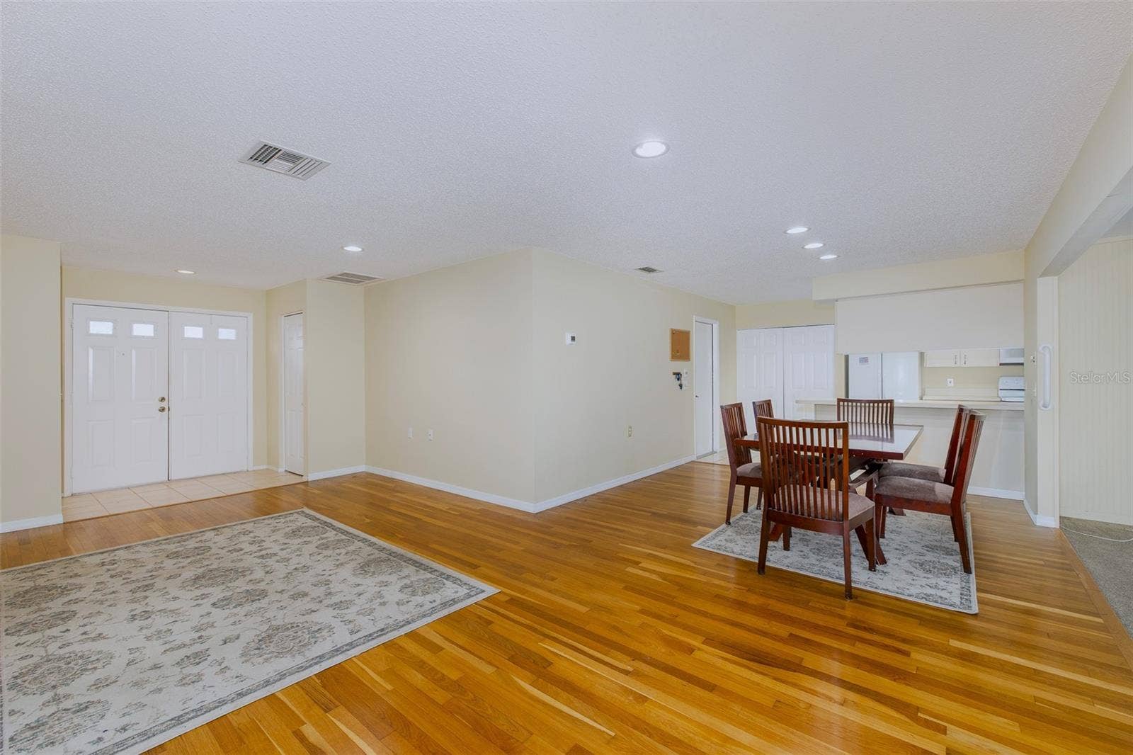 9015 WARWICK LANE, New Port Richey, FL 34655 9015 WARWICK LANE, New Port Richey, FL 34655