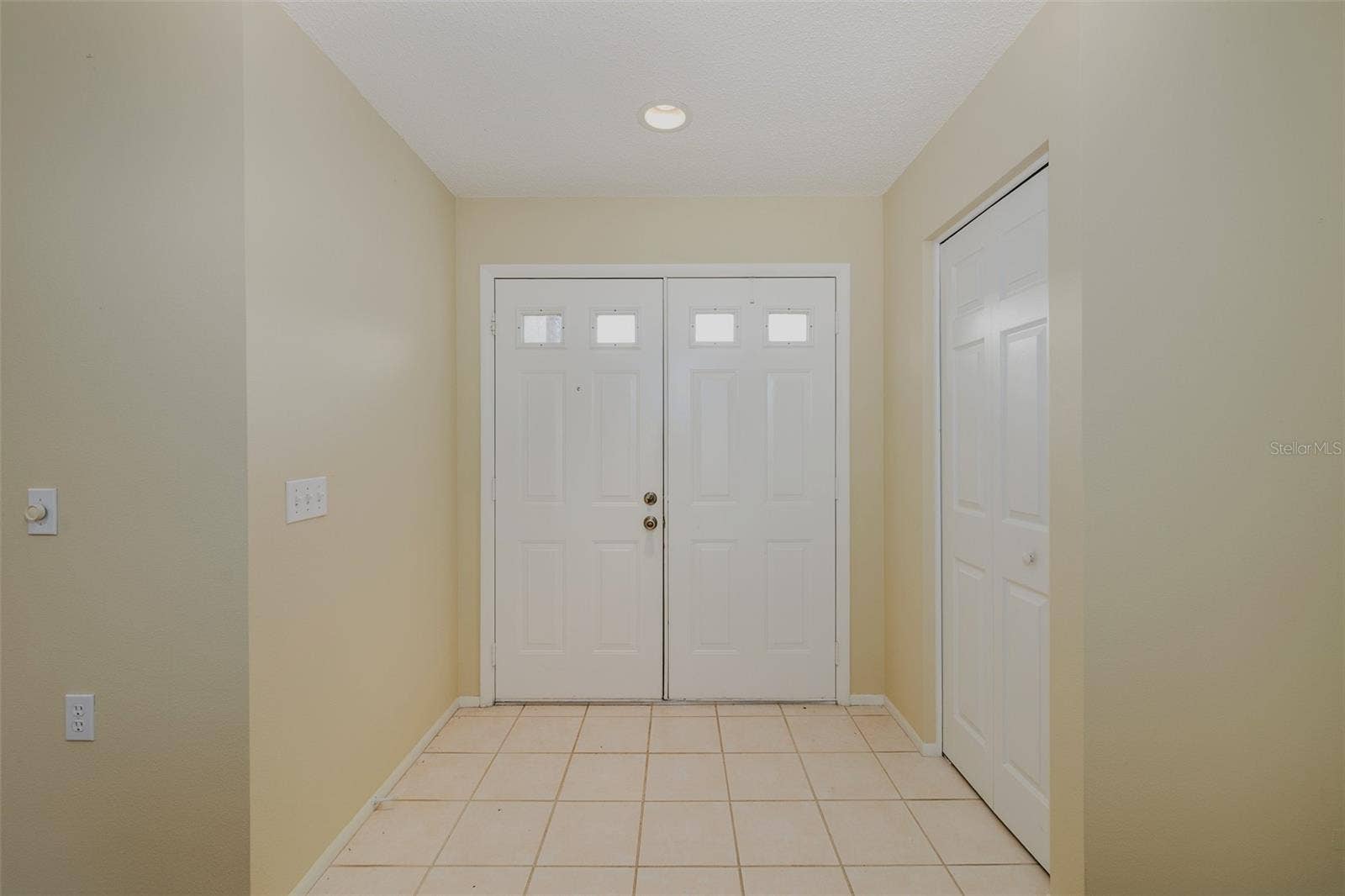 9015 WARWICK LANE, New Port Richey, FL 34655 FOYER