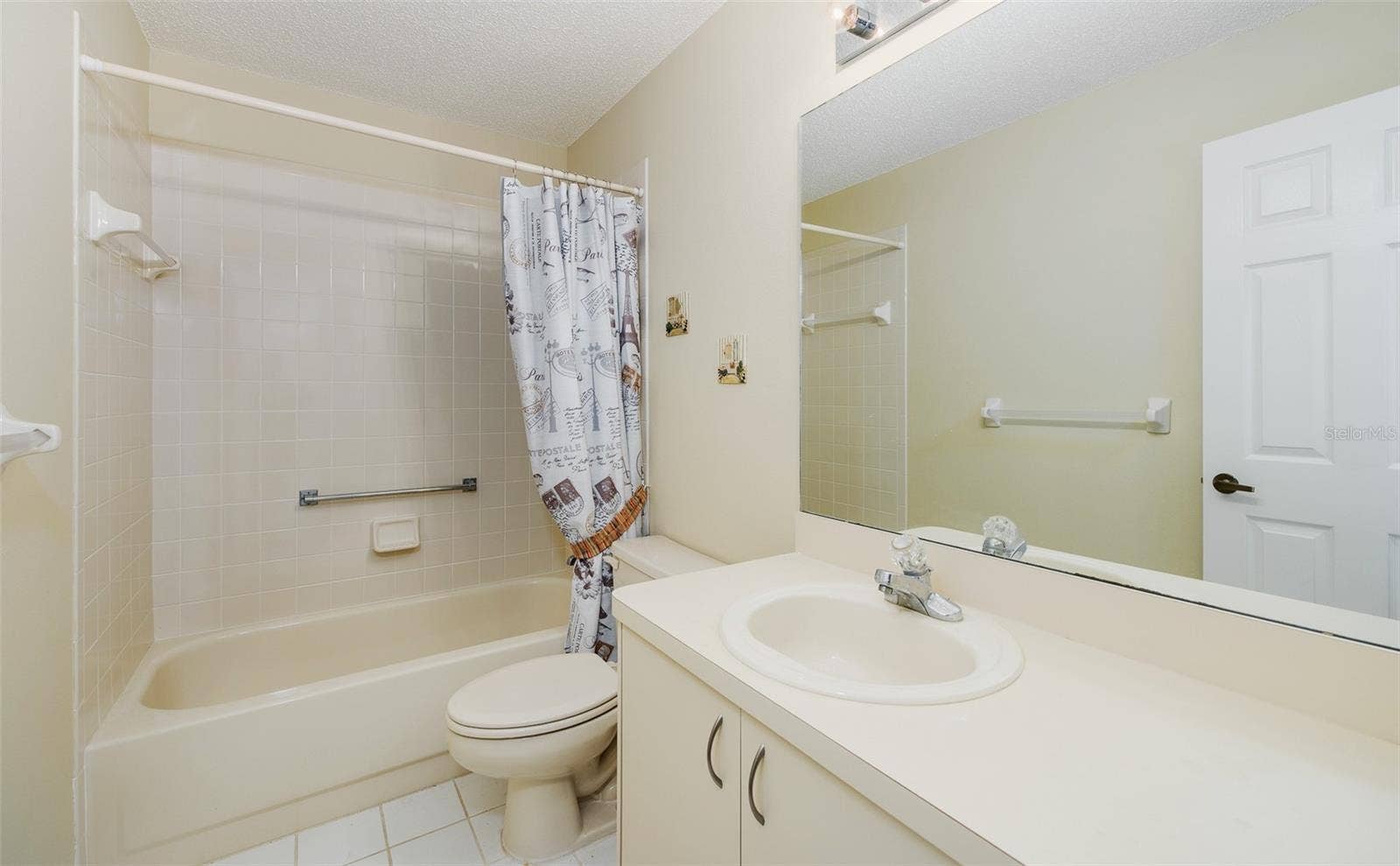 9015 WARWICK LANE, New Port Richey, FL 34655 GUEST BATH