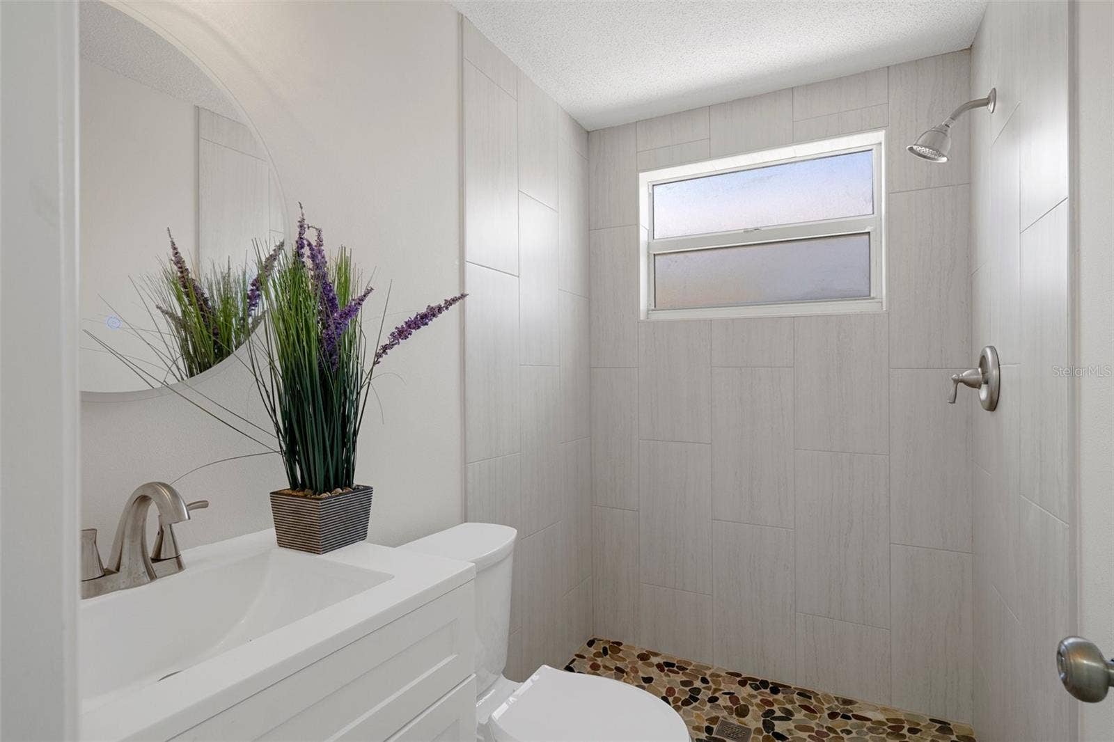 4937 DORY DRIVE, New Port Richey, FL 34652 BATHROOM 2 - NEAR KITCHEN