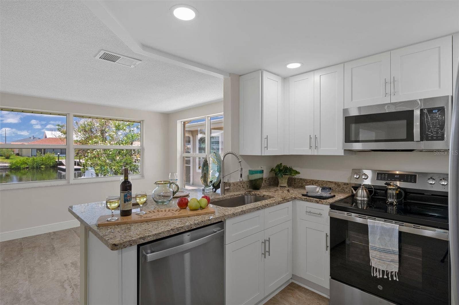 4937 DORY DRIVE, New Port Richey, FL 34652 4937 DORY DRIVE, New Port Richey, FL 34652