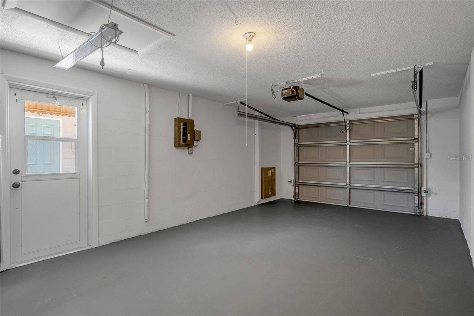 4937 DORY DRIVE, New Port Richey, FL 34652 CLEAN GARAGE