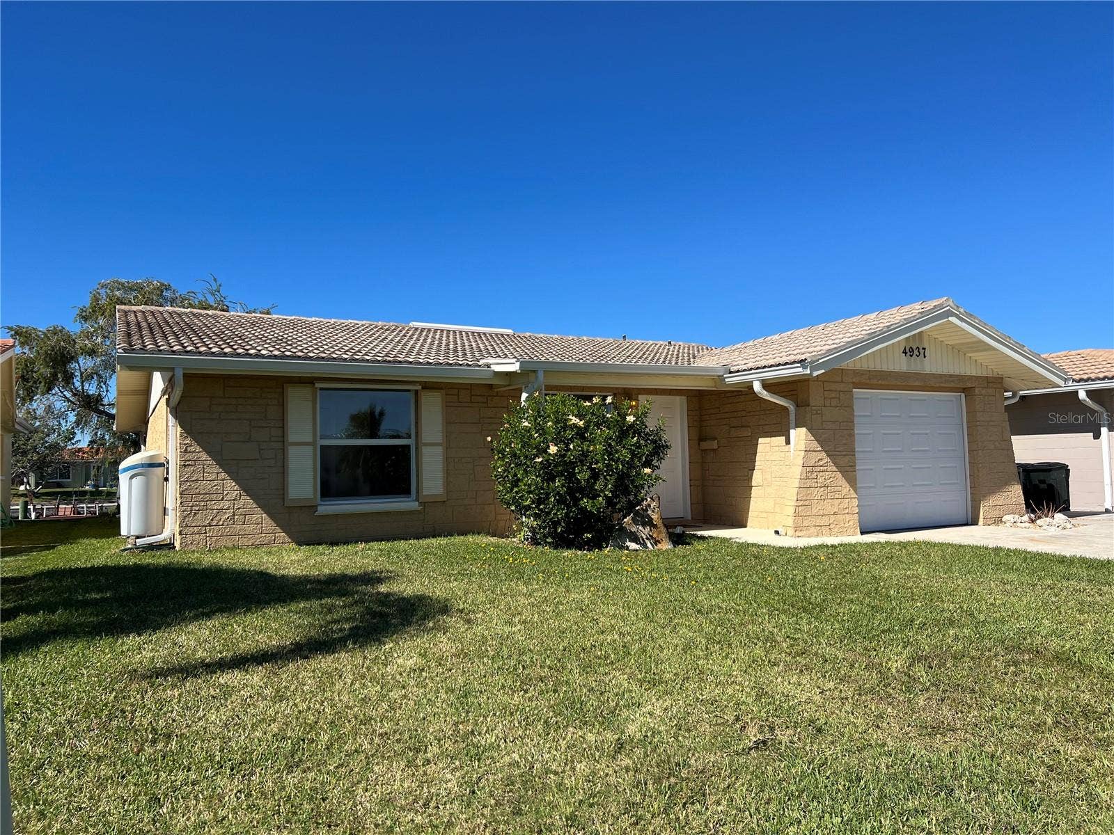 4937 DORY DRIVE, New Port Richey, FL 34652 4937 DORY DRIVE, New Port Richey, FL 34652