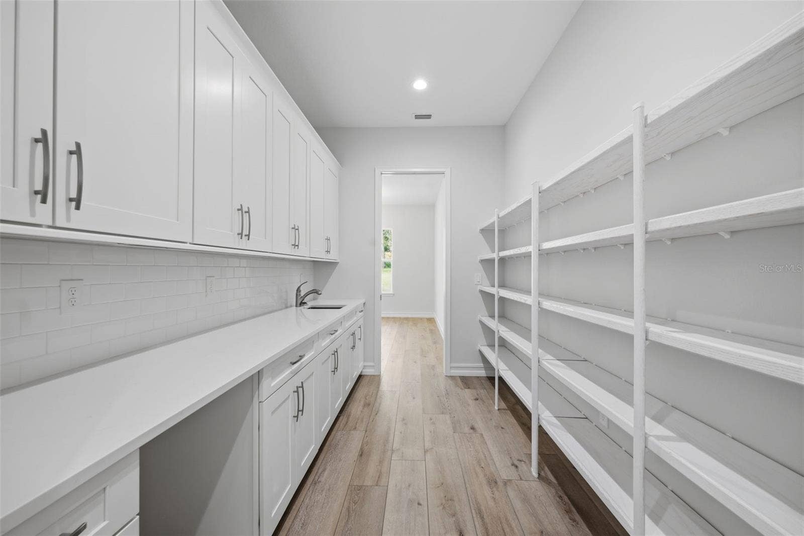 3926 SOUTHERN VALLEY LOOP, Brooksville, FL 34601 Butler's Pantry