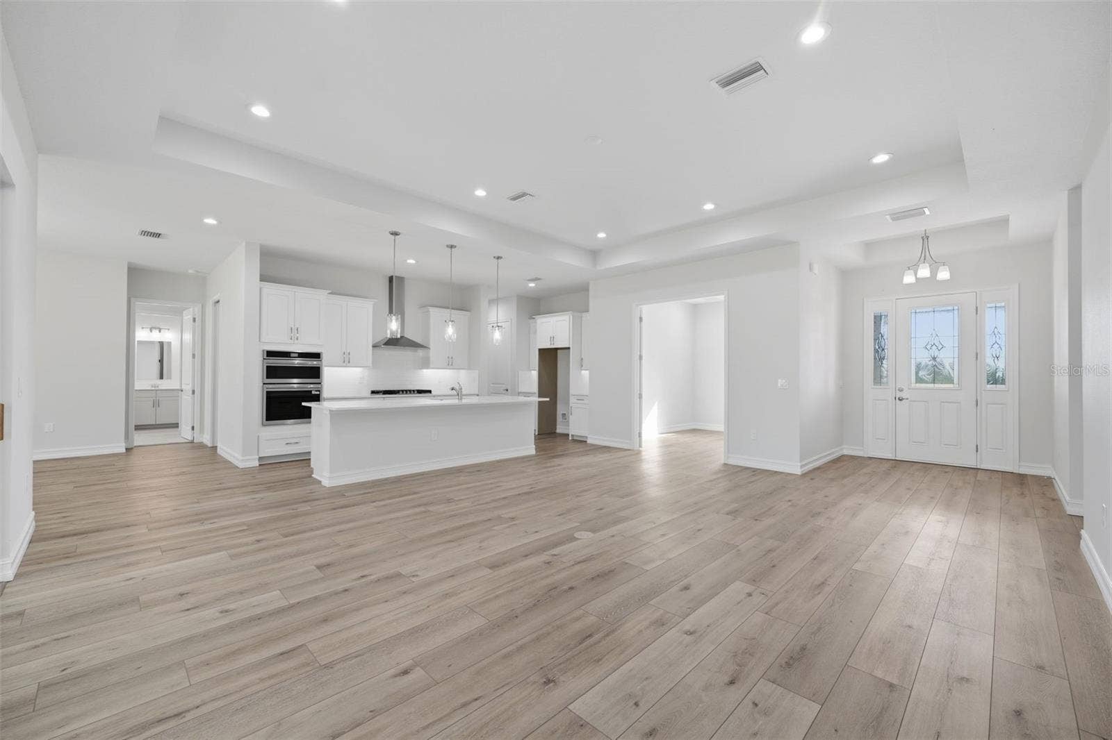 3926 SOUTHERN VALLEY LOOP, Brooksville, FL 34601 Living/Kitchen