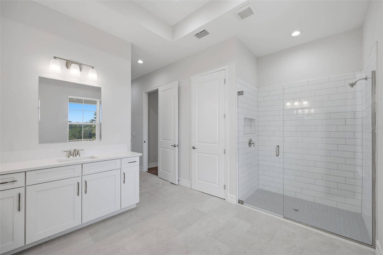 3926 SOUTHERN VALLEY LOOP, Brooksville, FL 34601 Primary Bathroom