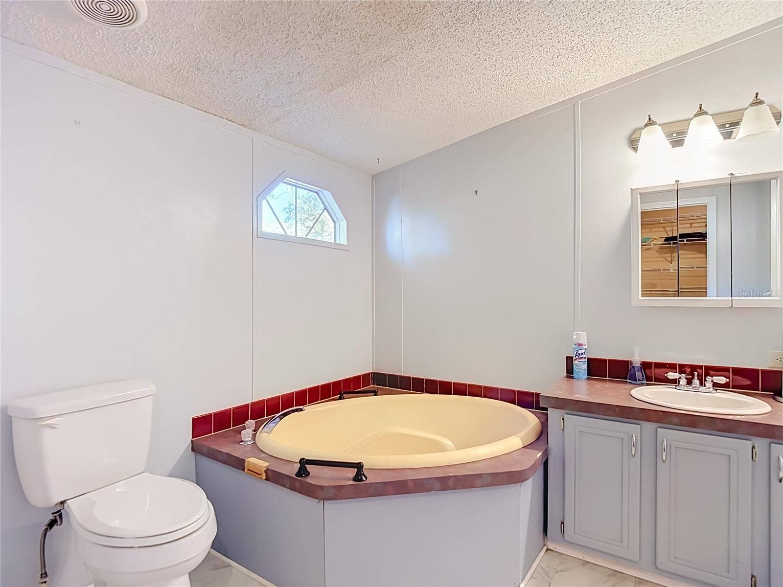 17131 MONTEVERDE DRIVE, Spring Hill, FL 34610 17131 MONTEVERDE DRIVE, Spring Hill, FL 34610