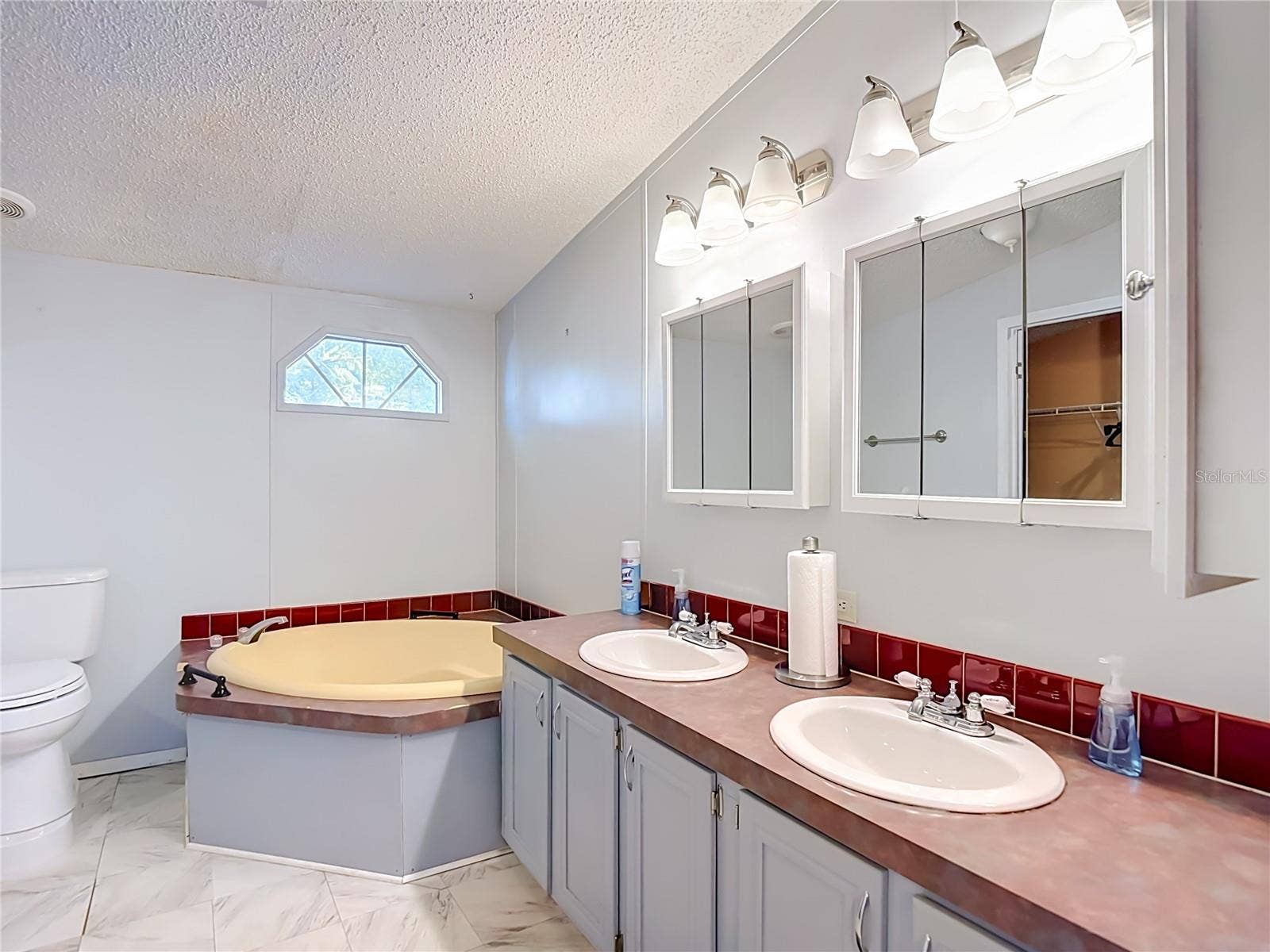 17131 MONTEVERDE DRIVE, Spring Hill, FL 34610 17131 MONTEVERDE DRIVE, Spring Hill, FL 34610