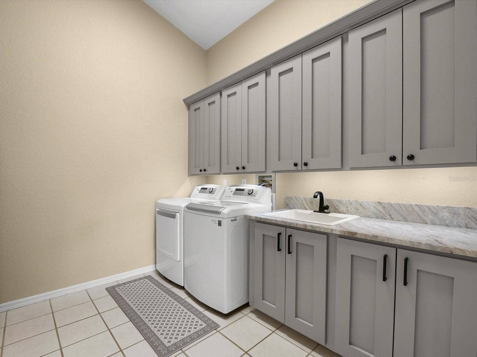 8906 SKYMASTER DRIVE, New Port Richey, FL 34654 8906 SKYMASTER DRIVE, New Port Richey, FL 34654