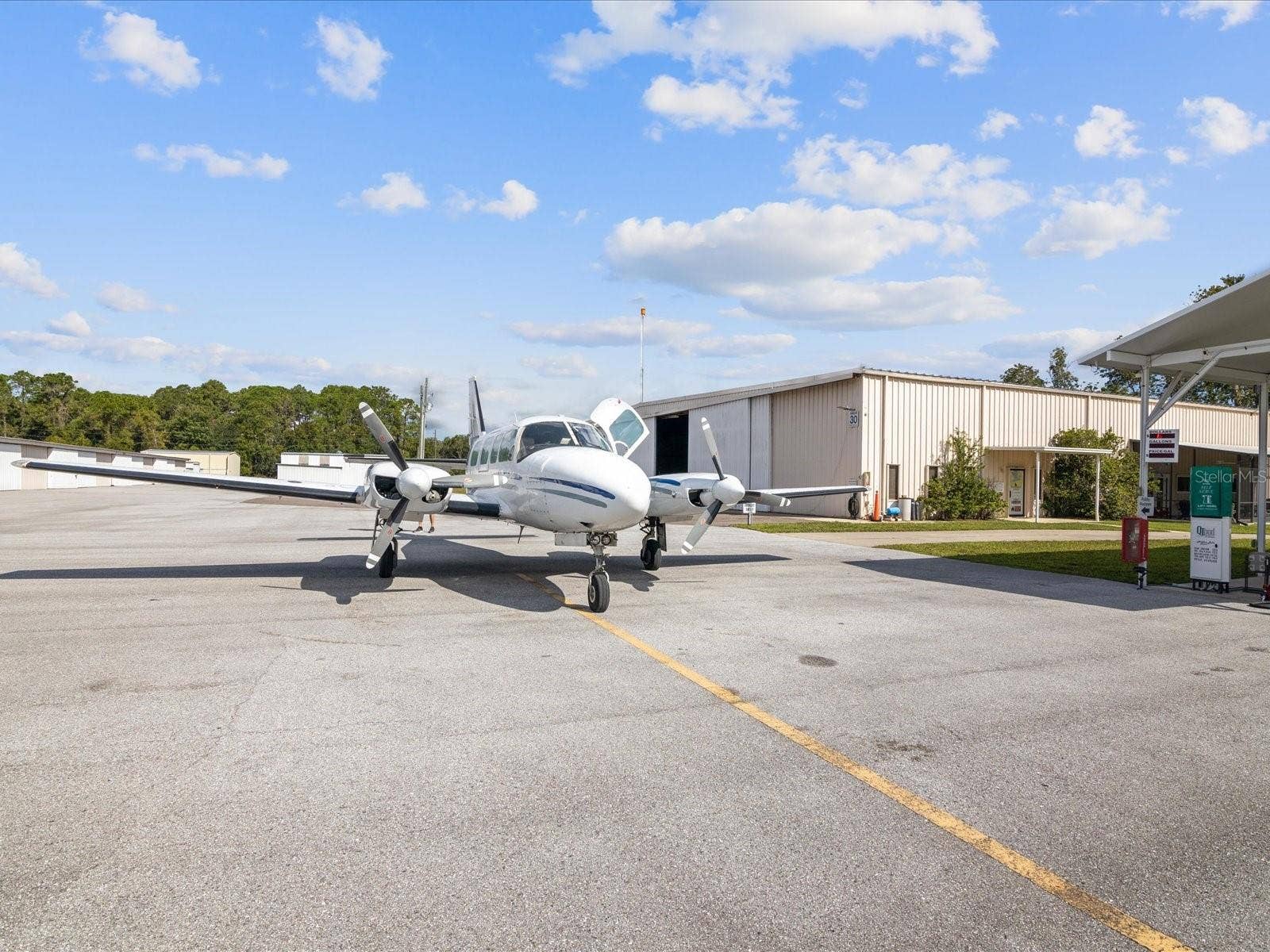 8906 SKYMASTER DRIVE, New Port Richey, FL 34654 8906 SKYMASTER DRIVE, New Port Richey, FL 34654