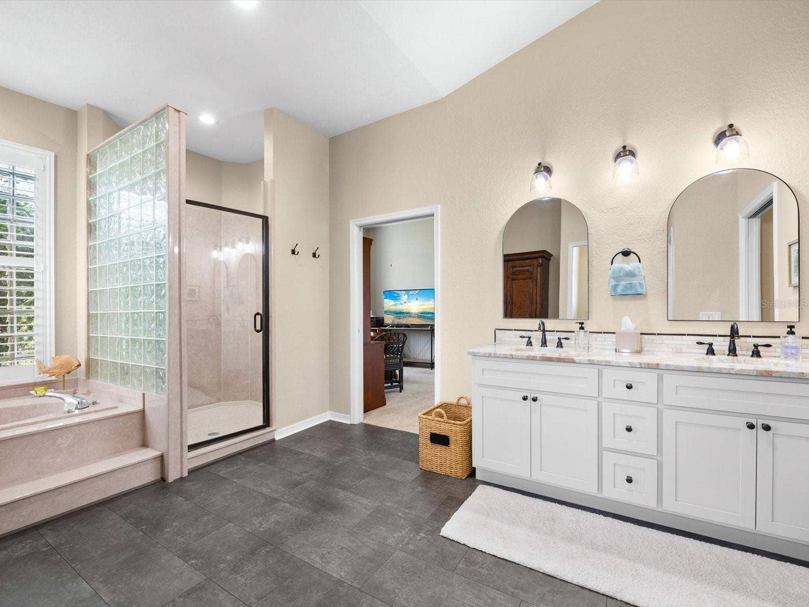 8906 SKYMASTER DRIVE, New Port Richey, FL 34654 8906 SKYMASTER DRIVE, New Port Richey, FL 34654