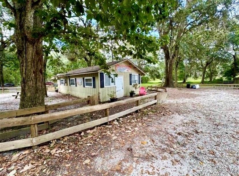 24392 LANARK ROAD, Brooksville, FL 34601 Tiny Paws Building