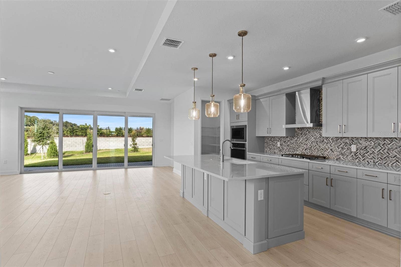 557 HAMMOCK OAKS BOULEVARD, Lady Lake, FL 32159 Kitchen