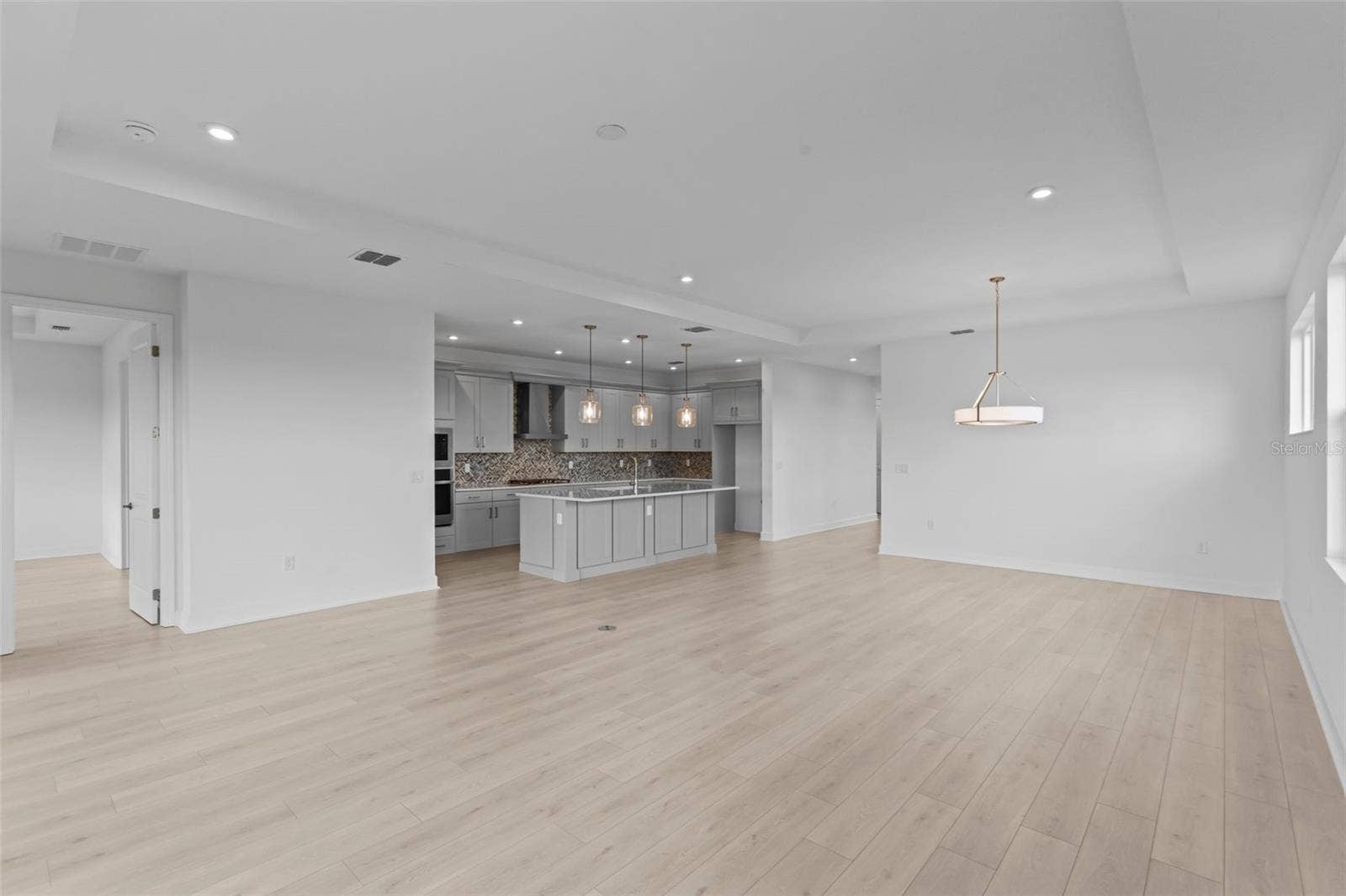 557 HAMMOCK OAKS BOULEVARD, Lady Lake, FL 32159 Great Room