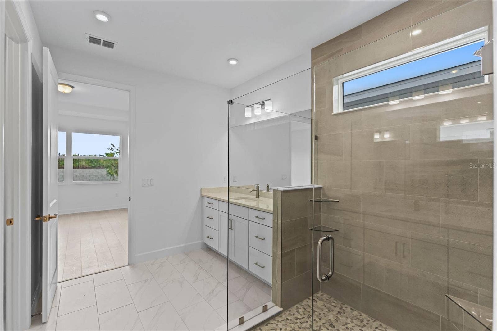 557 HAMMOCK OAKS BOULEVARD, Lady Lake, FL 32159 Owner's Bath
