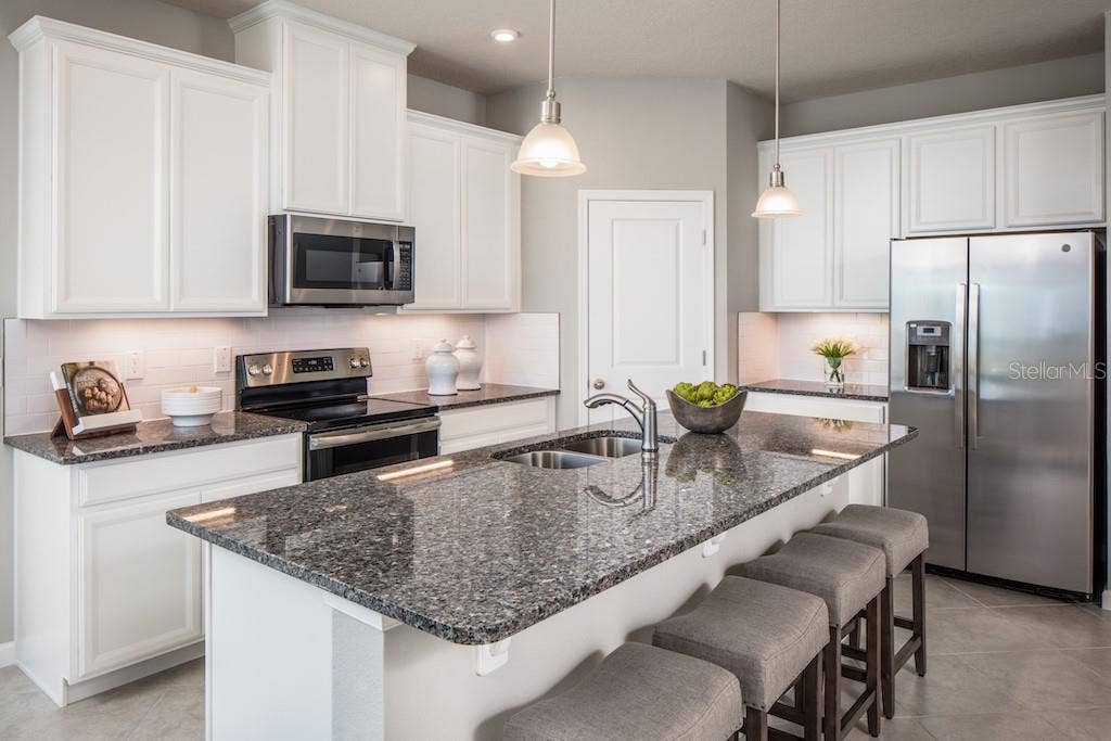 6039 WILD PETUNIA DRIVE, Wimauma, FL 33598 6039 WILD PETUNIA DRIVE, Wimauma, FL 33598