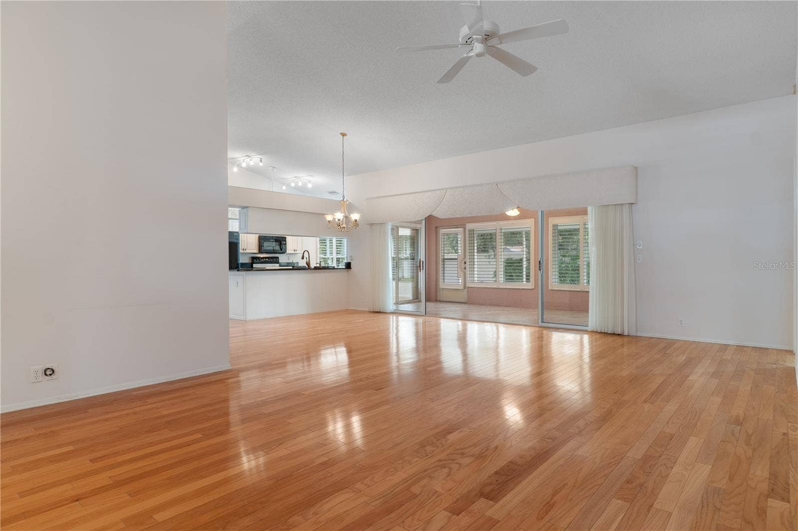 1430 PINEWOOD HILLS COURT, Spring Hill, FL 34606