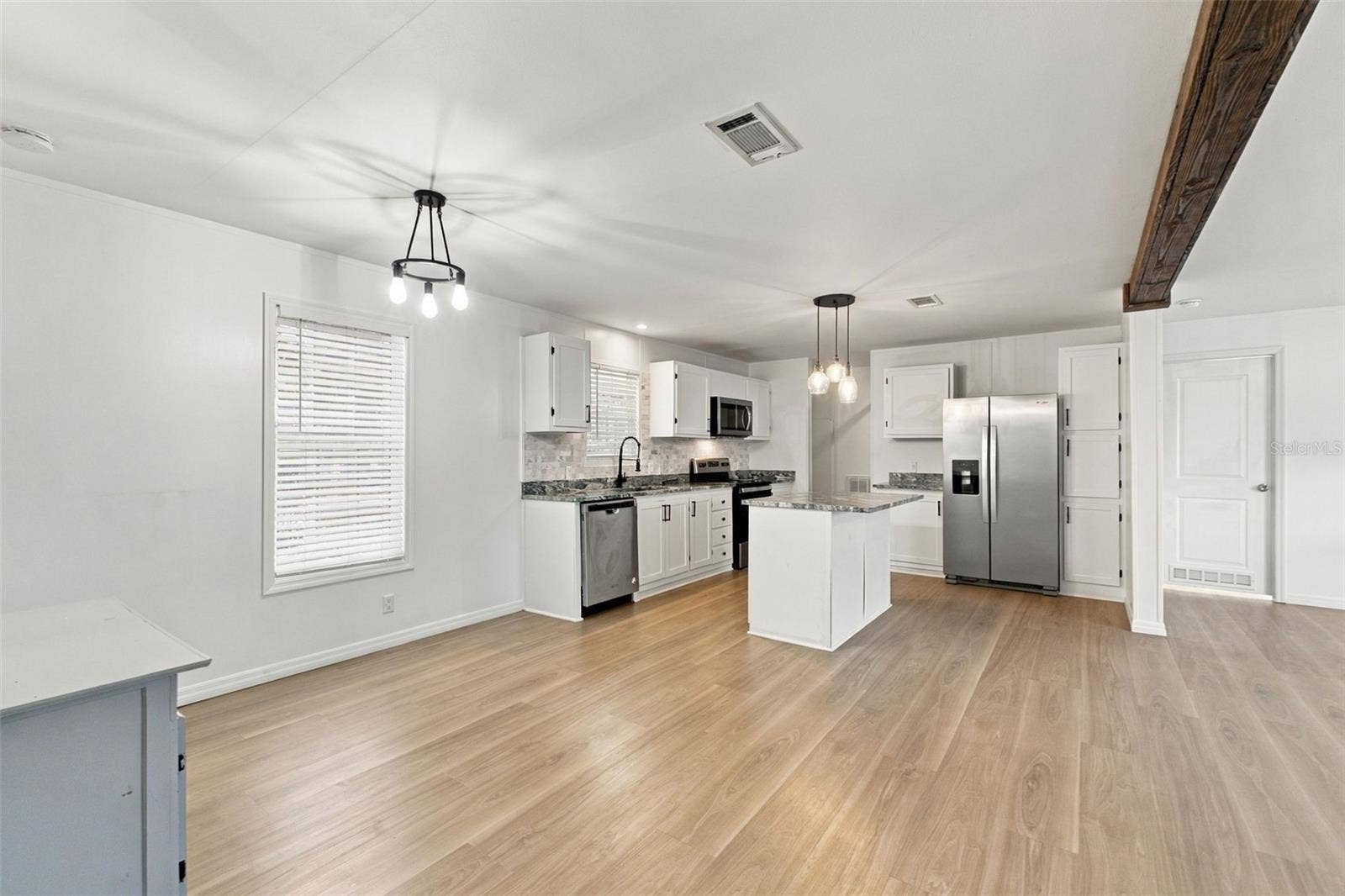 8020 EASTERN CIRCLE DRIVE, Brooksville, FL 34613