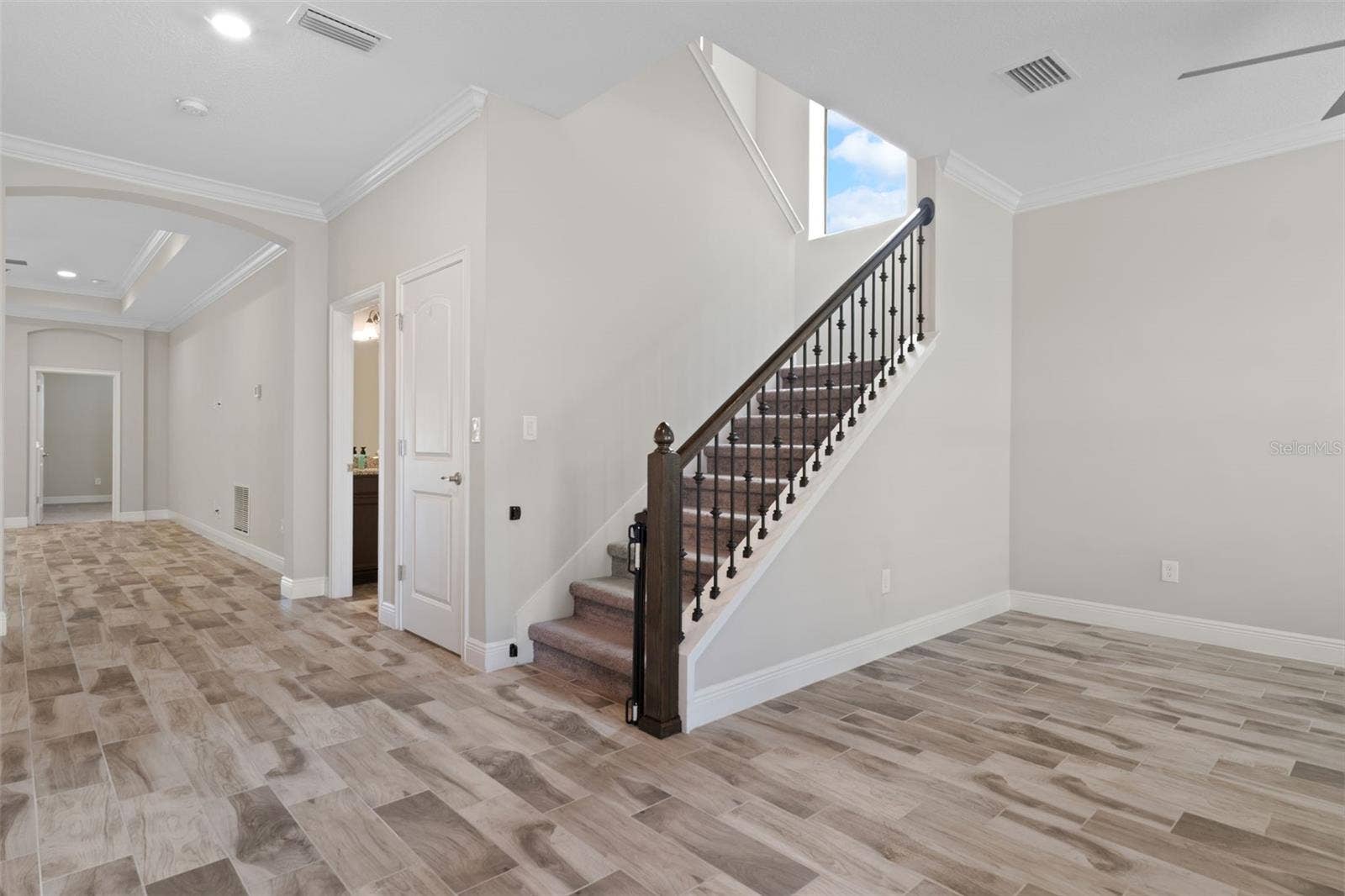 Entrance to stairs