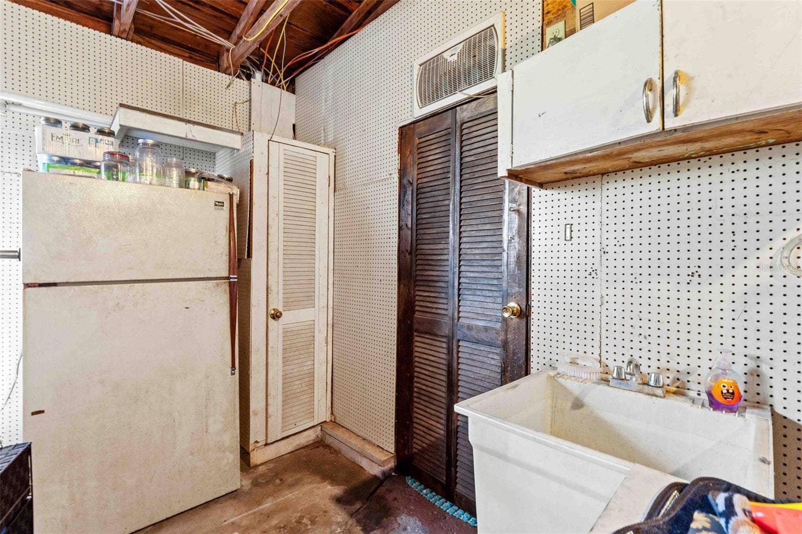 24141 MONDON HILL ROAD, Brooksville, FL 34601 24141 MONDON HILL ROAD, Brooksville, FL 34601