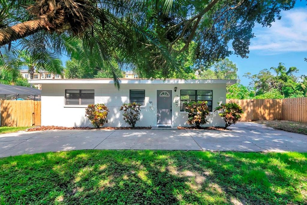 327 BARBARA CIRCLE, Belleair, FL 33756 Front Exterior