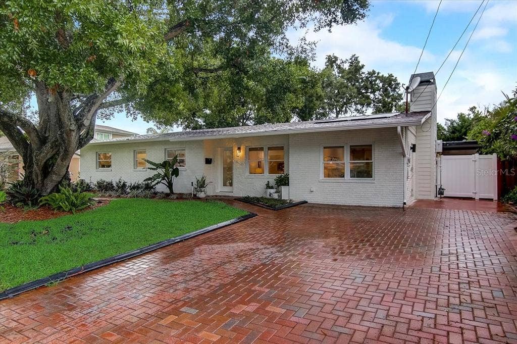4835 W BAY COURT AVENUE, Tampa, FL 33611 4835 W BAY COURT AVENUE, Tampa, FL 33611