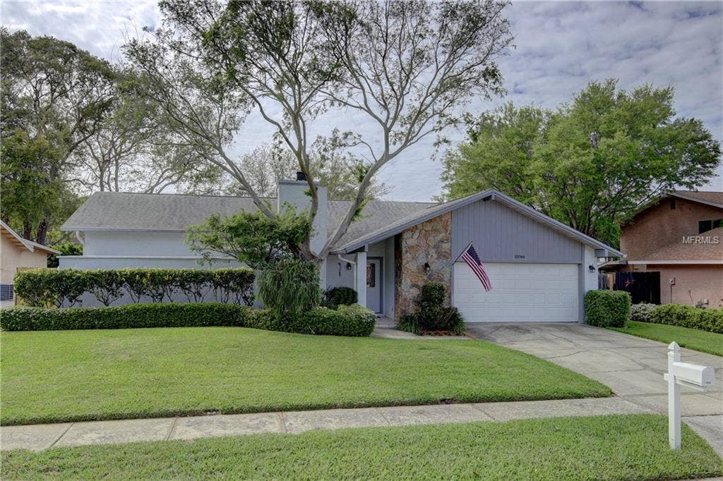 10066 133RD STREET, Seminole, FL 33776 =