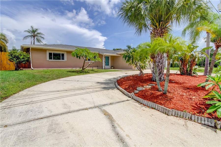 Property photo for 1409 46TH AVENUE NE, St Petersburg, FL