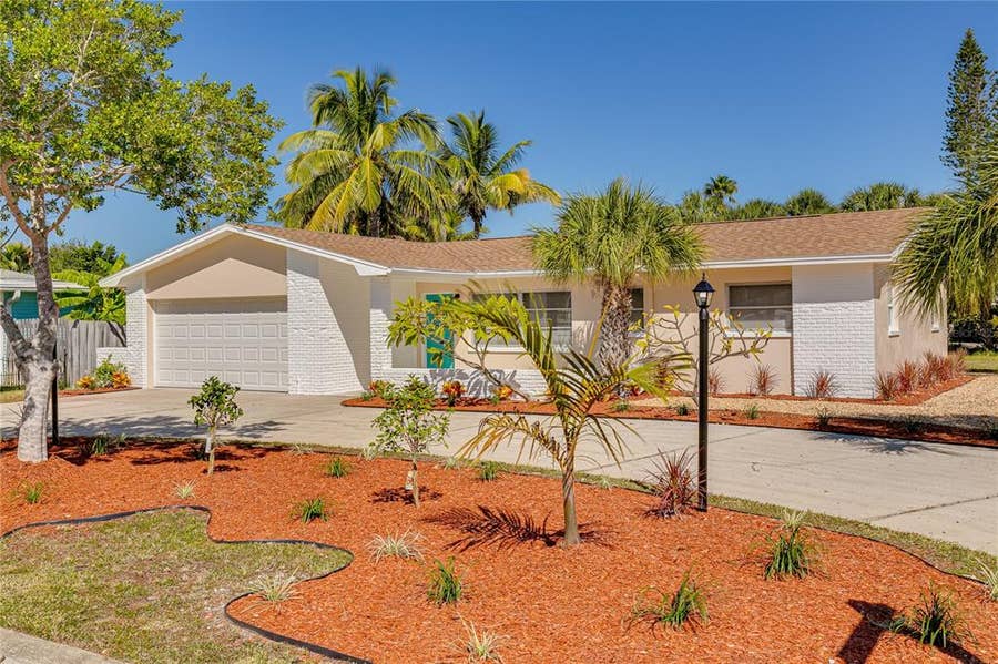 Property photo for 6974 GRANDE VISTA WAY S, South Pasadena, FL