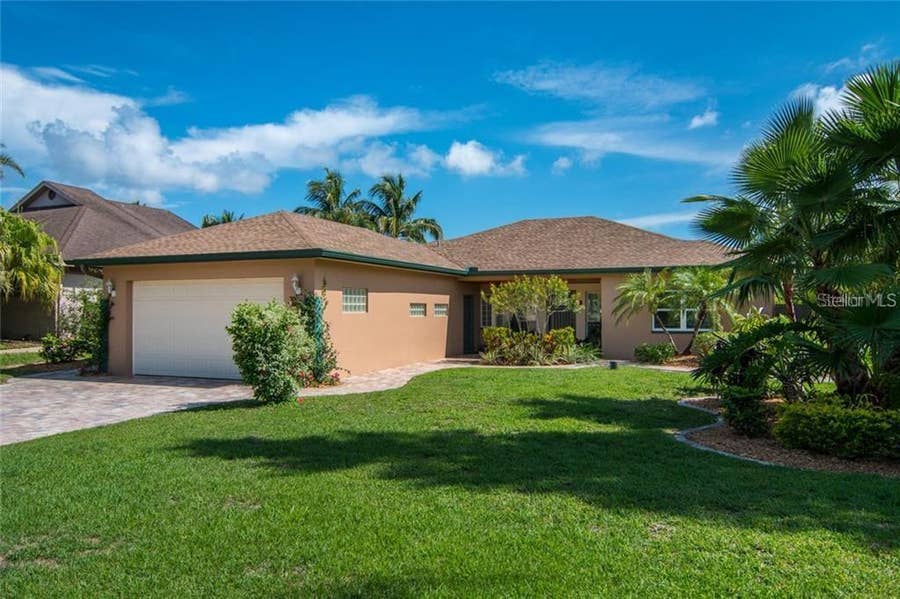 Property photo for 4 TREASURE LANE, Treasure Island, FL