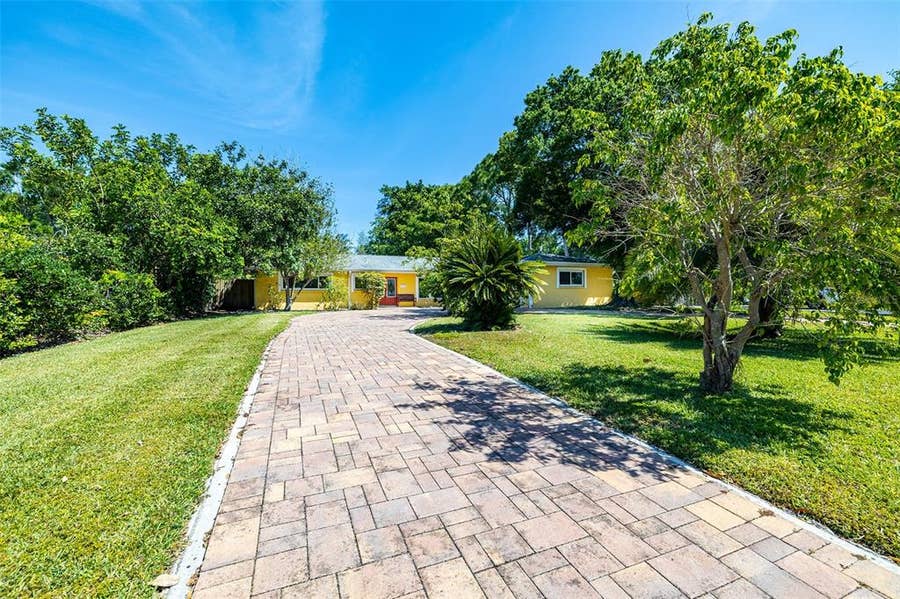 Property photo for 572 W DAVIS BOULEVARD, Tampa, FL