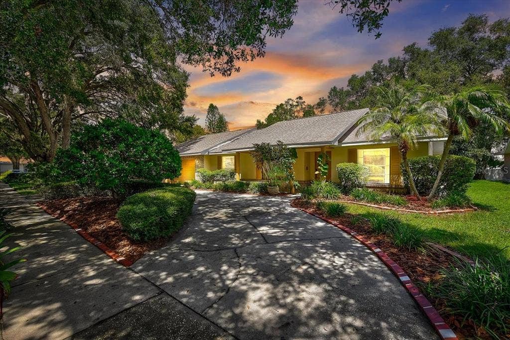 2827 KAVALIER DRIVE, Palm Harbor, FL 34684 2827 KAVALIER DRIVE, Palm Harbor, FL 34684