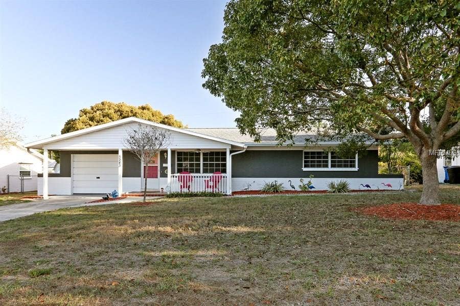 5243 30TH AVENUE N, St Petersburg, FL 33710 =