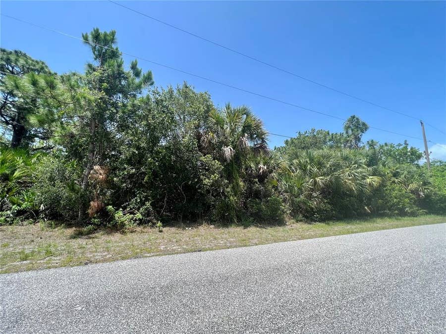 Property photo for 9068 CARNATION AVENUE, Englewood, FL