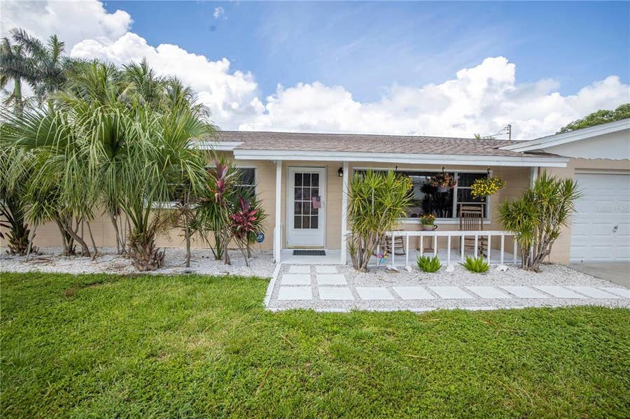 Property photo for 6923 GRANDE VISTA WAY S, South Pasadena, FL