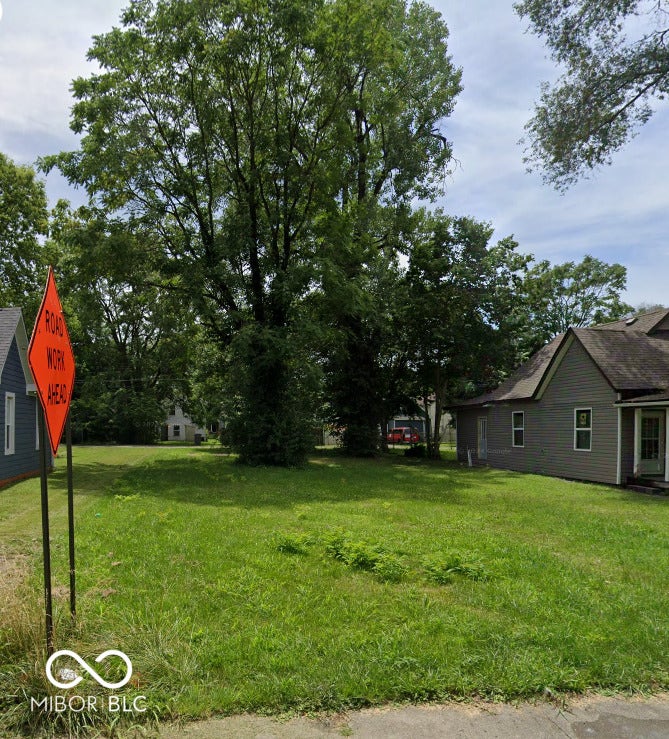 Property photo for 933 W Roache Street, Indianapolis, IN